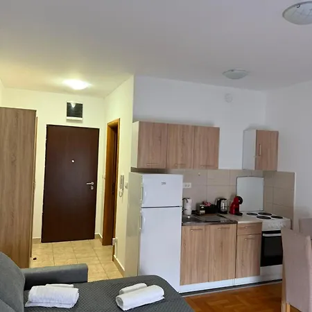 Old Airport Apartment